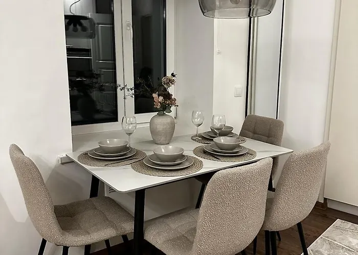 Old Town Design - 3 Min To Christmas Market Apartament